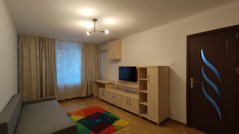 Tei, Teiul Doamnei inchiriere garsoniera decomandata